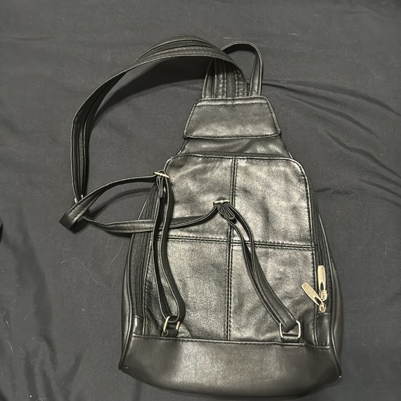 Black Convertible Shoulder Bag/Backpack - Picture 2 of 3